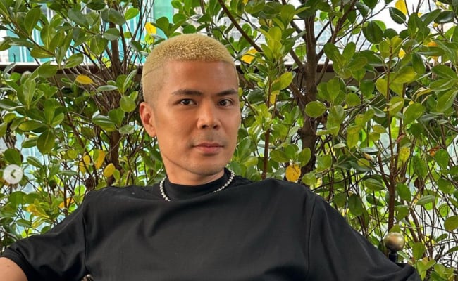 Netizen Kecam ‘Warna’ Rambut Lepas Balik Umrah, Awal Ashaari Tak Melatah