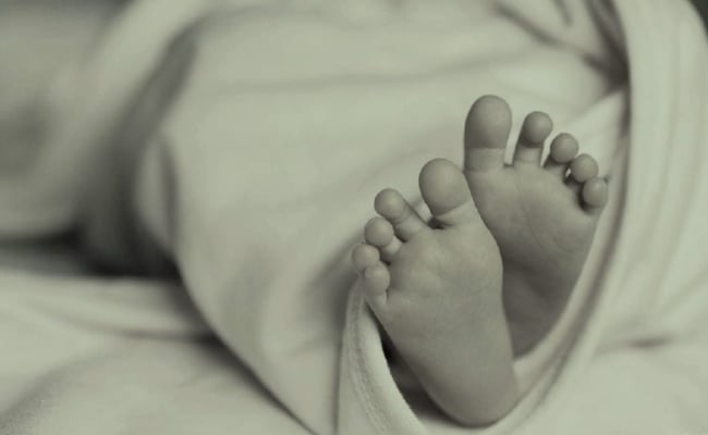 Wanita Didakwa Buang Kaki Bayi Dalam Tandas Hospital Selepas Bersalin Sendirian