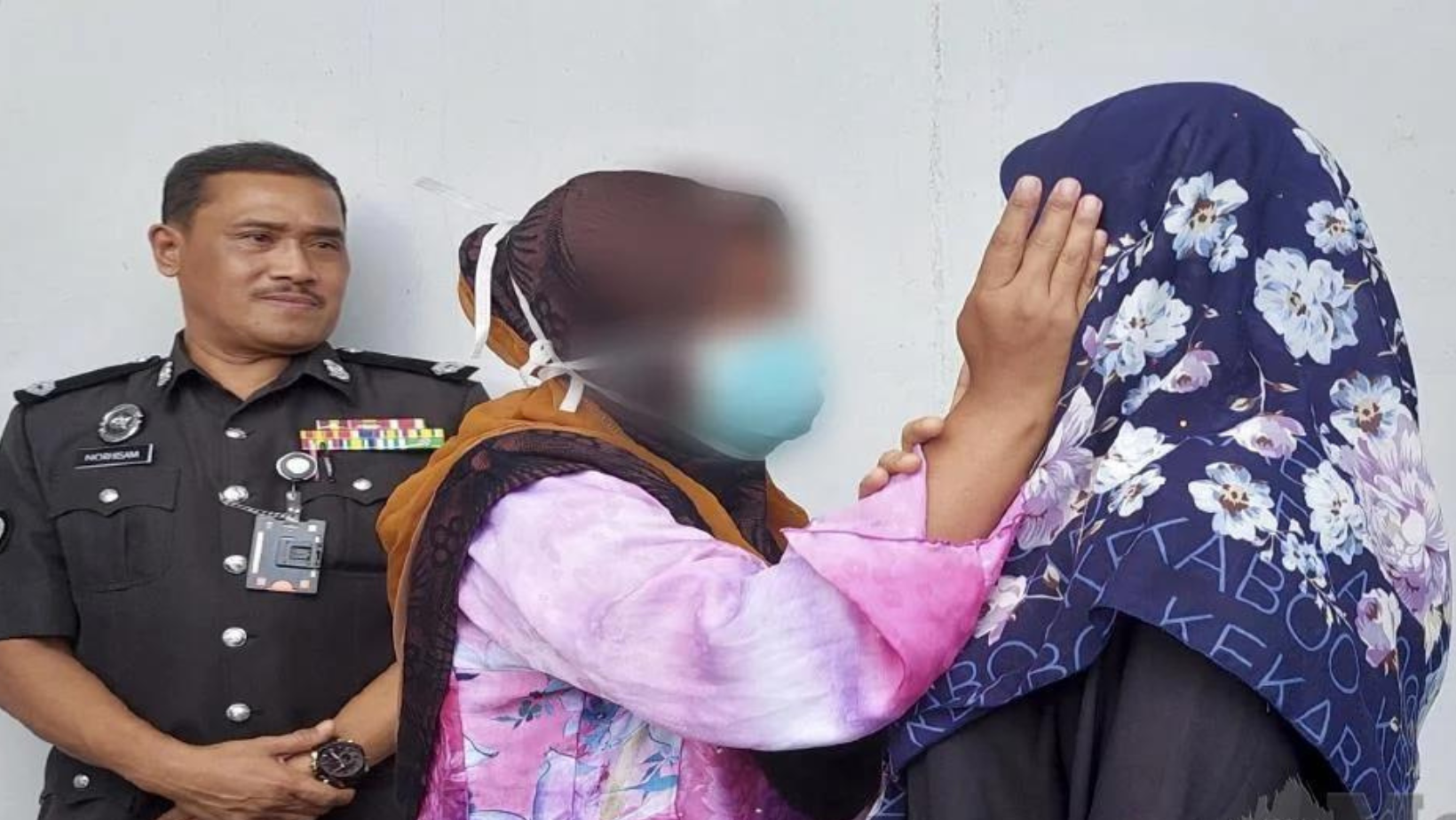 Ibu Tunggal Sanggup Naik Bas Seorang Diri Ke Melaka Jemput Anak Keluar Penjara