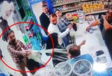 [VIDEO] Dua Wanita Dilempar Yogurt & Ditahan Gara-Gara Tak Pakai Tudung