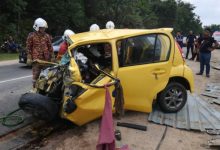 Tragedi Sebelum Raya, Suami Isteri Maut Kereta Bertembung Dengan Bas