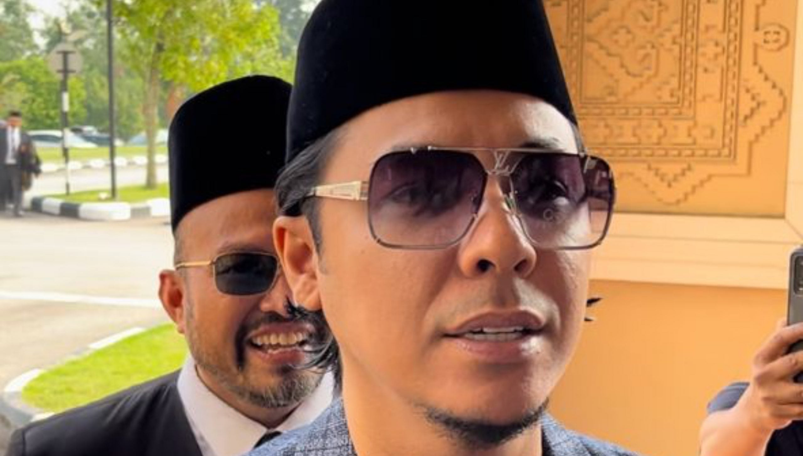 [VIDEO] Ditanya Mengenai Diskaun Nafkah Anak-Anak, Syamsul Yusof Jawab, ‘Nak Balik Penat’