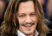 Sekian Lama Menyepikan Diri, Gigi Kuning Johnny Depp Jadi Perhatian Peminat