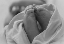 Doktor Panjat Perut Ibu, Tarik Kepala Bayi Semasa Bersalin