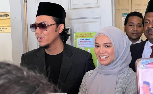 [VIDEO] Puteri Sarah Kuat, Kering Air Mata