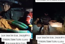 Gara-Gara Jalan Rosak Sepanjang 13KM, Jenazah Warga Emas Terpaksa Diangkut Guna Motosikal