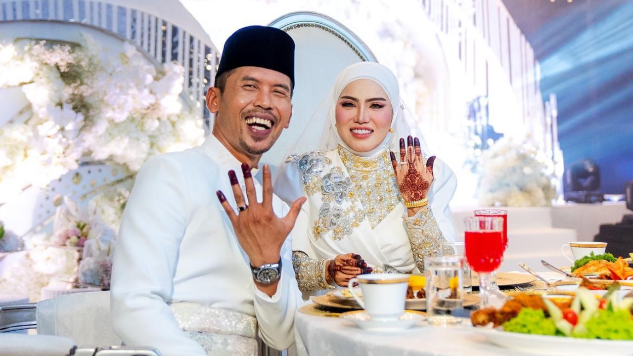 ‘Moga Allah Jadikan Aku Isteri Solehah & Suka Bergurau Senda, Ketawa Mengilai’ – Watie Hanifiah
