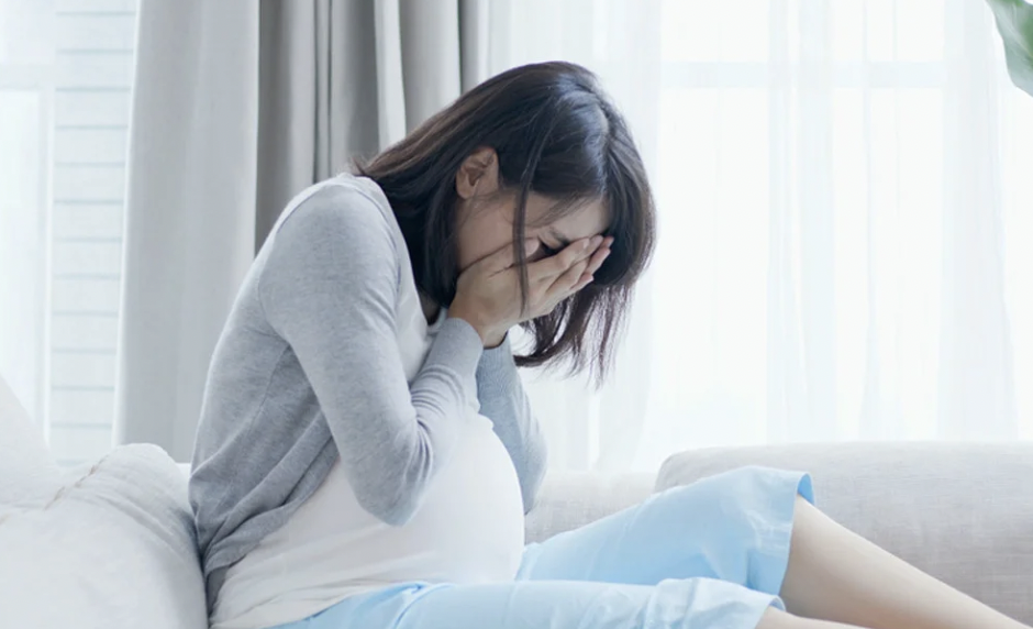 Wanita Hamil Stres Suami Belum ‘Putus Susu’, Terpaksa Layan Drama Mentua – ‘Dia Tak Lepaskan Suami Aku’