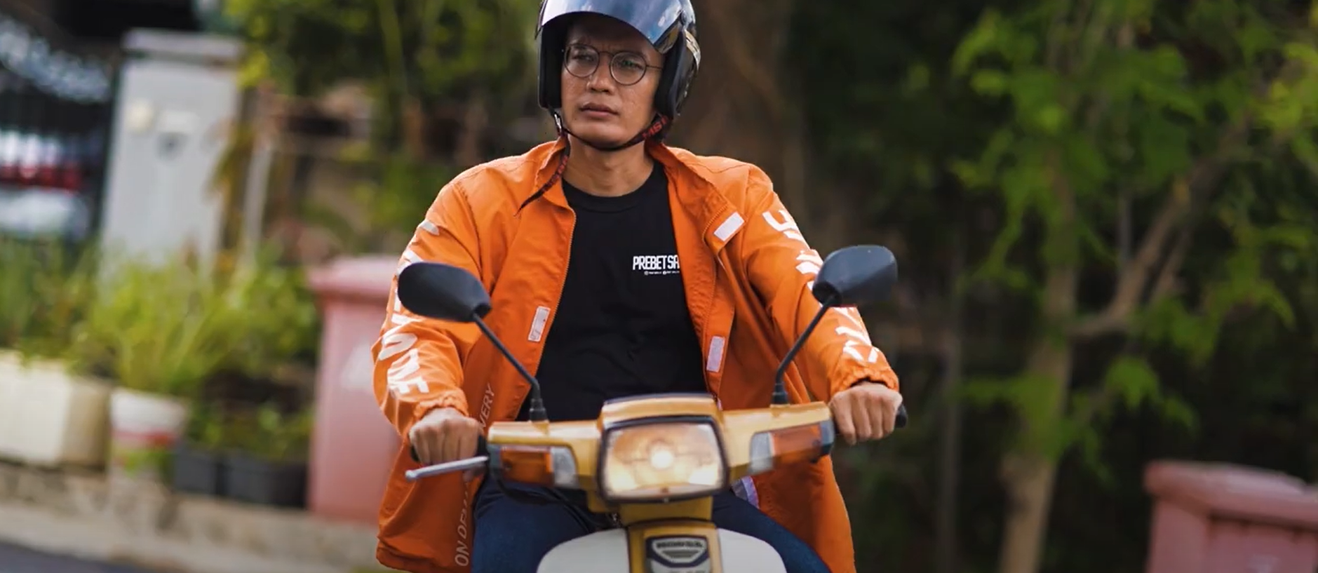 [VIDEO] “Idola dia adalah arwah abangnya…” – Kemalangan Motorsikal, Penunggang Terbang?!