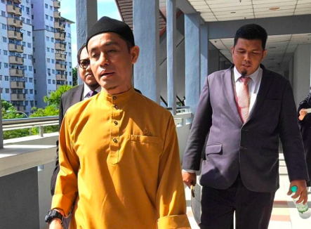 ‘PU Azman Suruh Anak Saya Ambil Minyak & Sapukan Di Bahagian Kemaluannya..’ – Ibu Mangsa