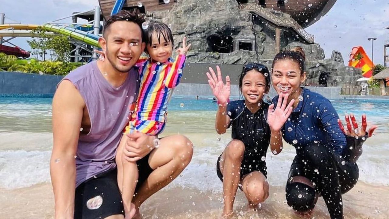 Fizi Ali Tunaikan Janji, Bawa Ameena Mandi ‘Waterpark’ – ‘Awak Berdua Tak Bersalah, Maafkan Daddy’