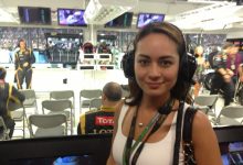 Maya Karin Saksikan F1 Singapore Grand Prix Dengan Pasukan Lotus?