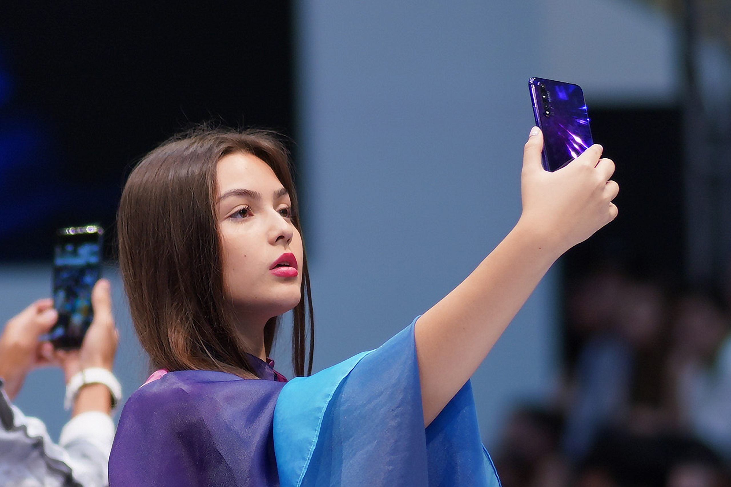 Nak Smartphone Yang Sesuai Dengan Gaya Hidup Trendy? HUAWEI nova 5T Ada Untuk Korang!