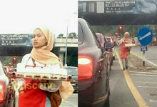 Netizen Puji Kesungguhan Gadis Cantik Yang Viral Jual Sandwic di Jalanan Ini