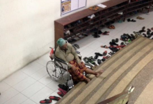 Kisah Insan Istimewa Solat Di Kaki Tangga Masjid Ini Buat Ramai Sedih & Kagum