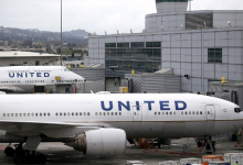 United Airlines Buat Hal Lagi, Giliran Bakal Pengantin Baru Pula ‘Ditendang’ Keluar Pesawat