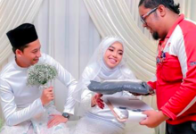 Viral Foto Pengantin Terima Bungkusan Ketika  Hari Pernikahan, Ini Sebenarnya Yang Berlaku