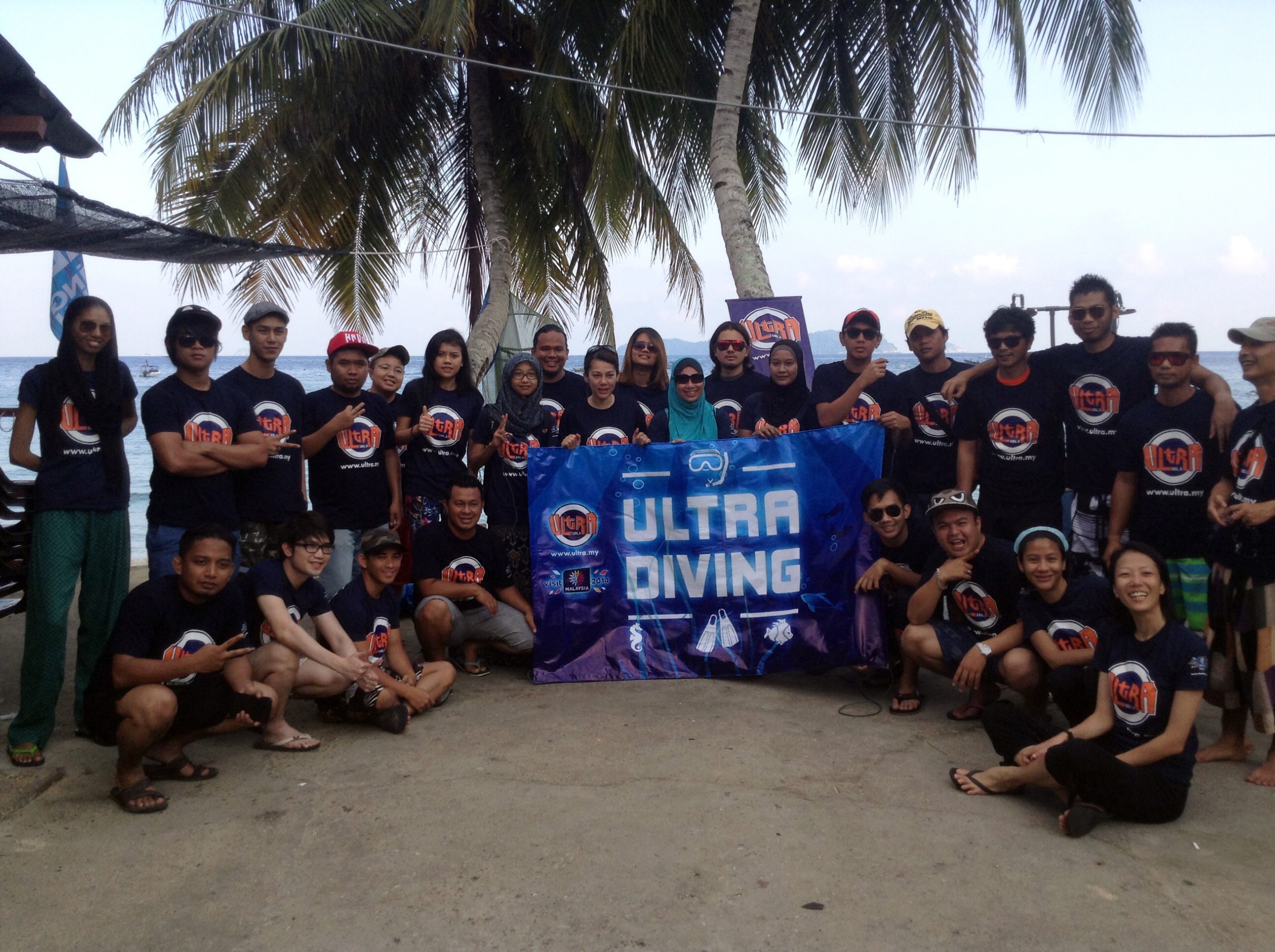 Semua peserta ULTRA Diving dan dive masters dari Marine Monkees Tioman