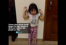 [VIDEO] Berdiri Tangan Ke Atas, Kaedah Psikologi Farah Lee Didik Anak Patut Dipuji. Terbaik!
