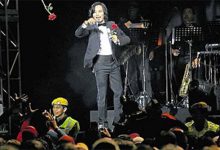 Konsert : Anuar Zain Hadiahkan Peminat Bunga Ros