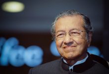 Negara Banyak Hutang, Tun Mahathir Minta Penjawat Awam Sabar, ‘Ikat Perut’