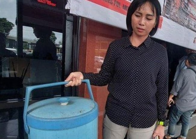 Gadis Hamil Anak Luar Nikah Panik Semasa Bersalin, Simpan Mayat Bayi Dalam Termos Nasi