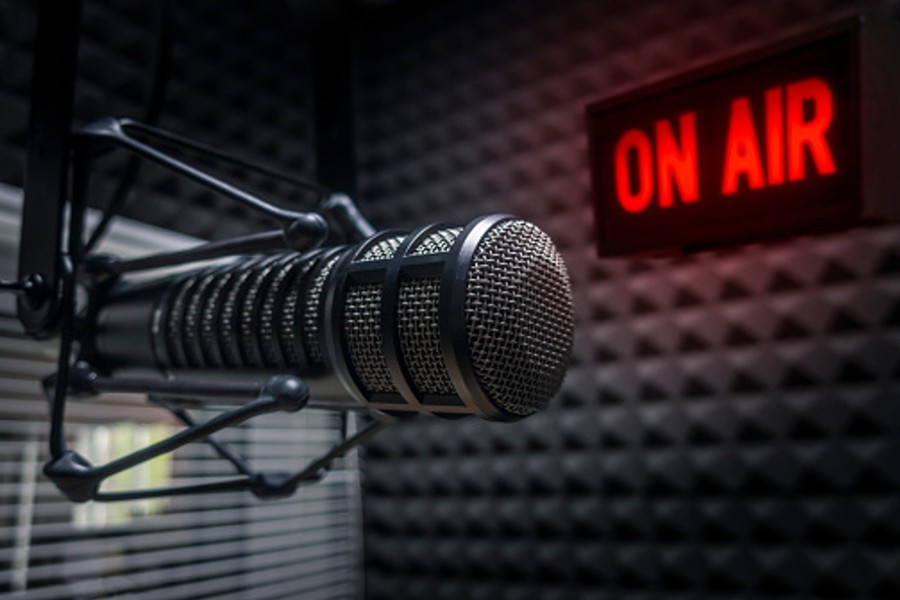 ‘Sepatutnya Stesen Radio Beri Peluang Pada Graduan Bidang Penyiaran, Pelawak & Artis Banyak Merapu’