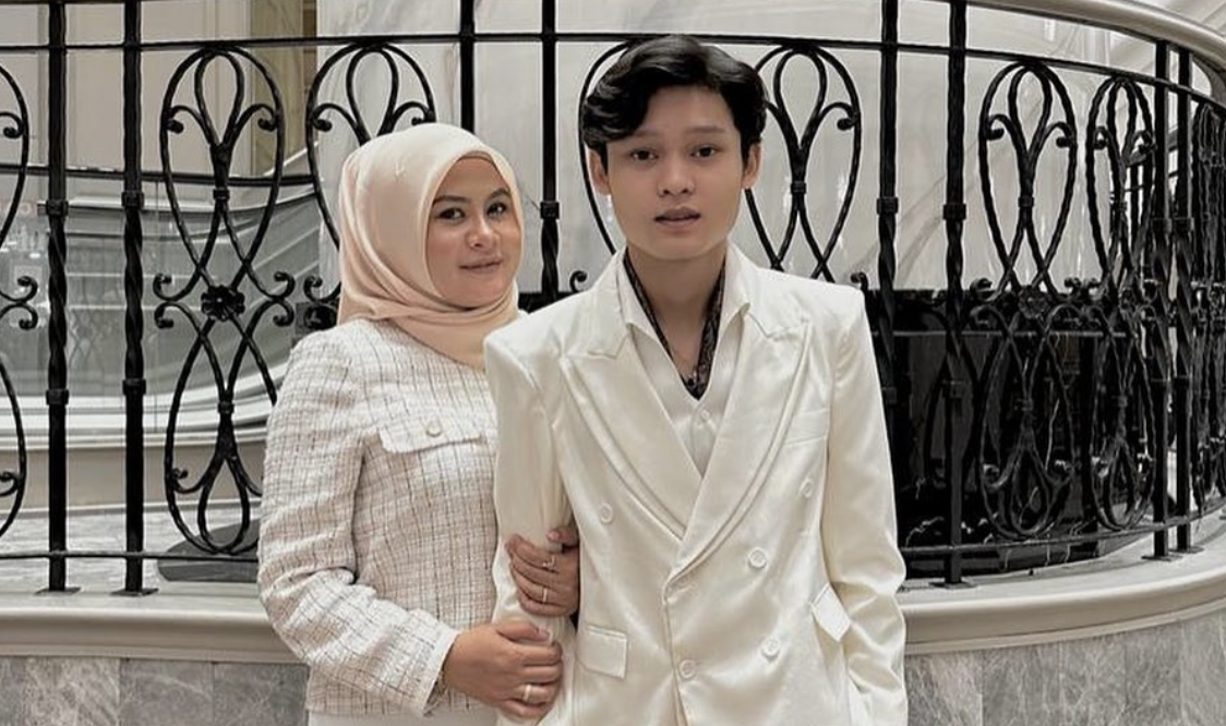 Zaki Yamani Nafi Dikongkong, Selesa Ibu Urus Kerjaya Seni
