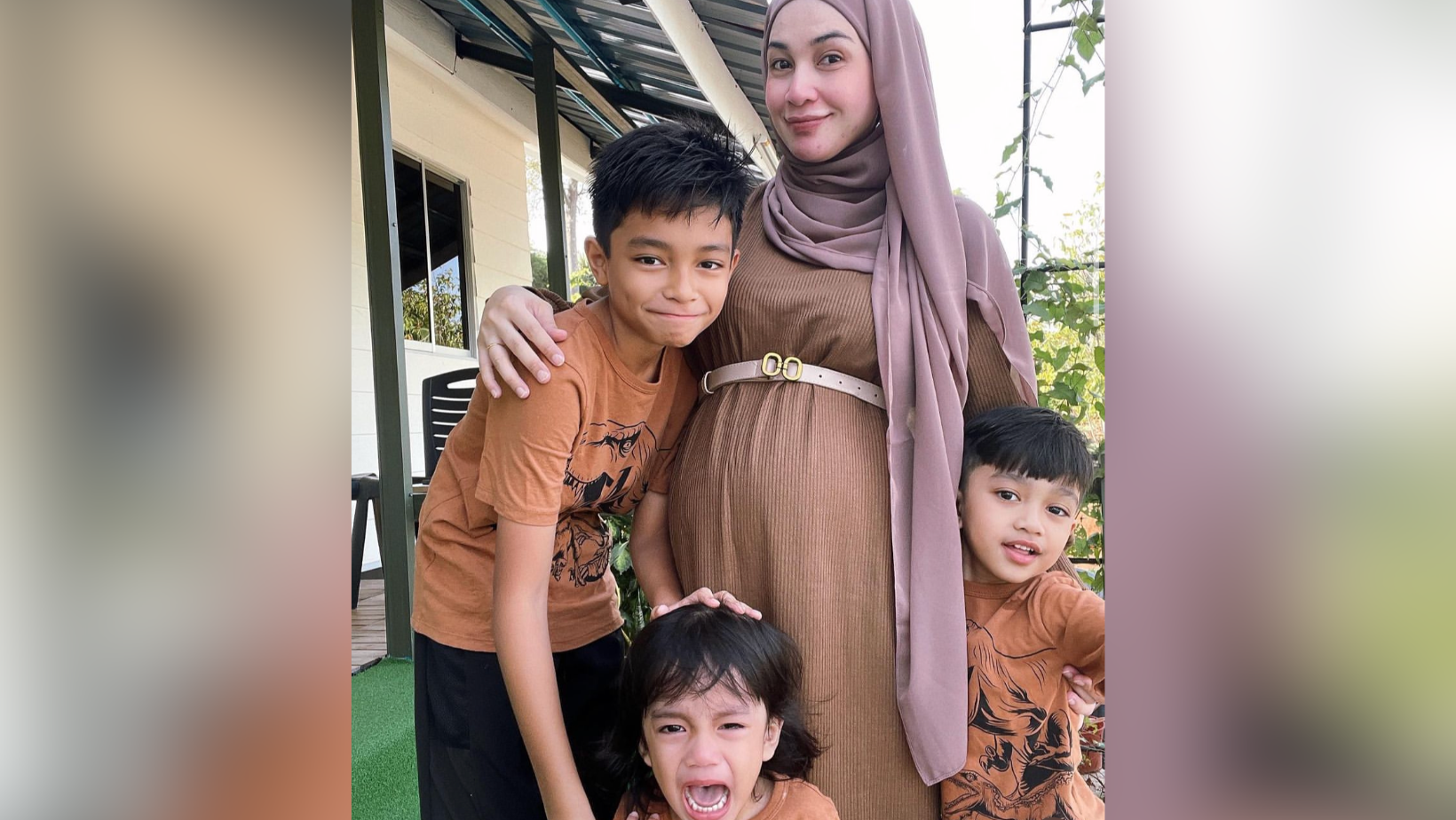 ‘Alhamdulillah Rezeki Allah Bagi Tahun Ini’ – Izreen Azminda Hamil Anak Keempat