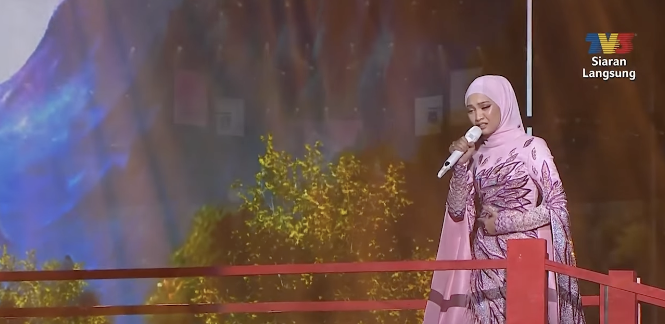 #AJL38: Suami Hadir Beri Sokongan, Nyanyian Nabila Razali Dipuji Semakin ‘Improve’