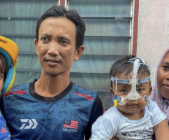 Rezeki Anak Terus Melimpah, Bapa Mohd Aariz Zafran Syukur Tauke Kereta Terpakai Hadiahkan Proton Persona