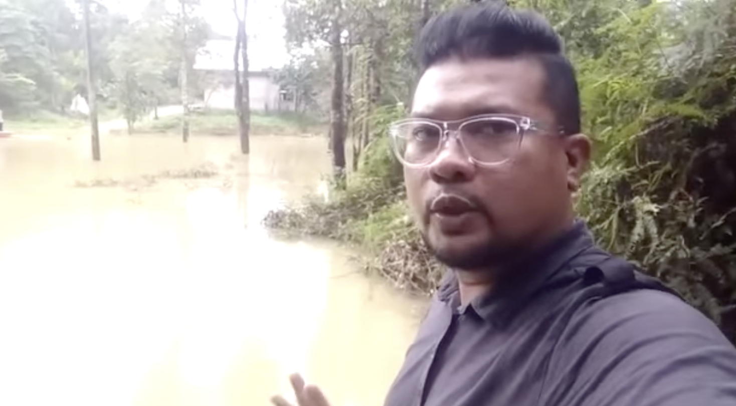 Abang Aziz Jatuh Bot & Gelak ‘Silent’ Antara Kompilasi ‘Best Moments’ & Memes TV3 Yang Penonton Ingat Sampai Hari Ini!