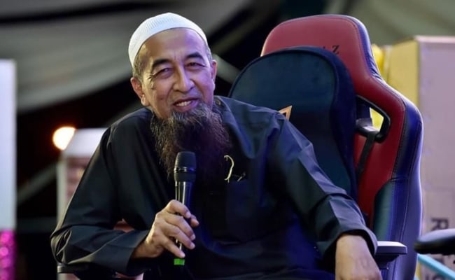 [VIDEO] Tak Solat Jumaat Sebab Musafir Dari Selepas Subuh? Ini Penerangan Dari Ustaz Azhar Idrus
