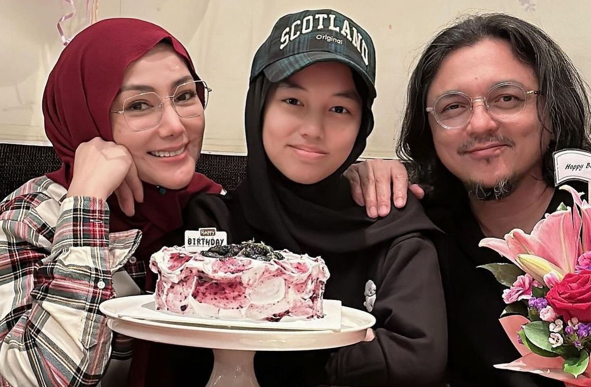 Erra Fazira Bahagia Sendiri, Tidak Terfikir Nak Kembali Pada Engku Emran – ‘Saya Percaya Aturan Allah’