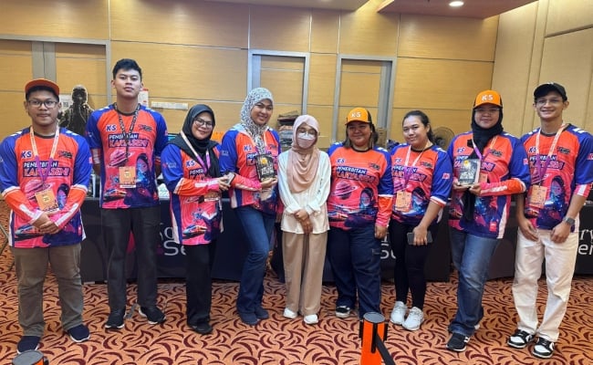 Karyaseni ‘Dibanjiri’ Pengunjung, Budaya Membaca Masih Menebal