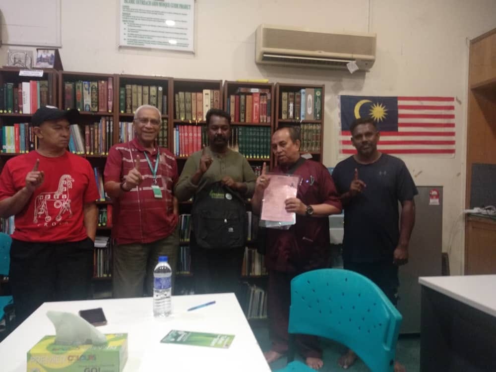 Lelaki India Terselamat Dari ‘Ditelan’ Tanah Jerlus Peluk Islam – ‘Dia Yakin Allah SWT Ada..’