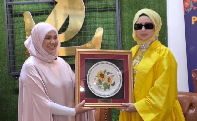 SZBLOOMS Anjur Pesta Portmeirion: Jiwa Merdeka, Hias Meja Gaya Eksklusif Ala Che Ta!