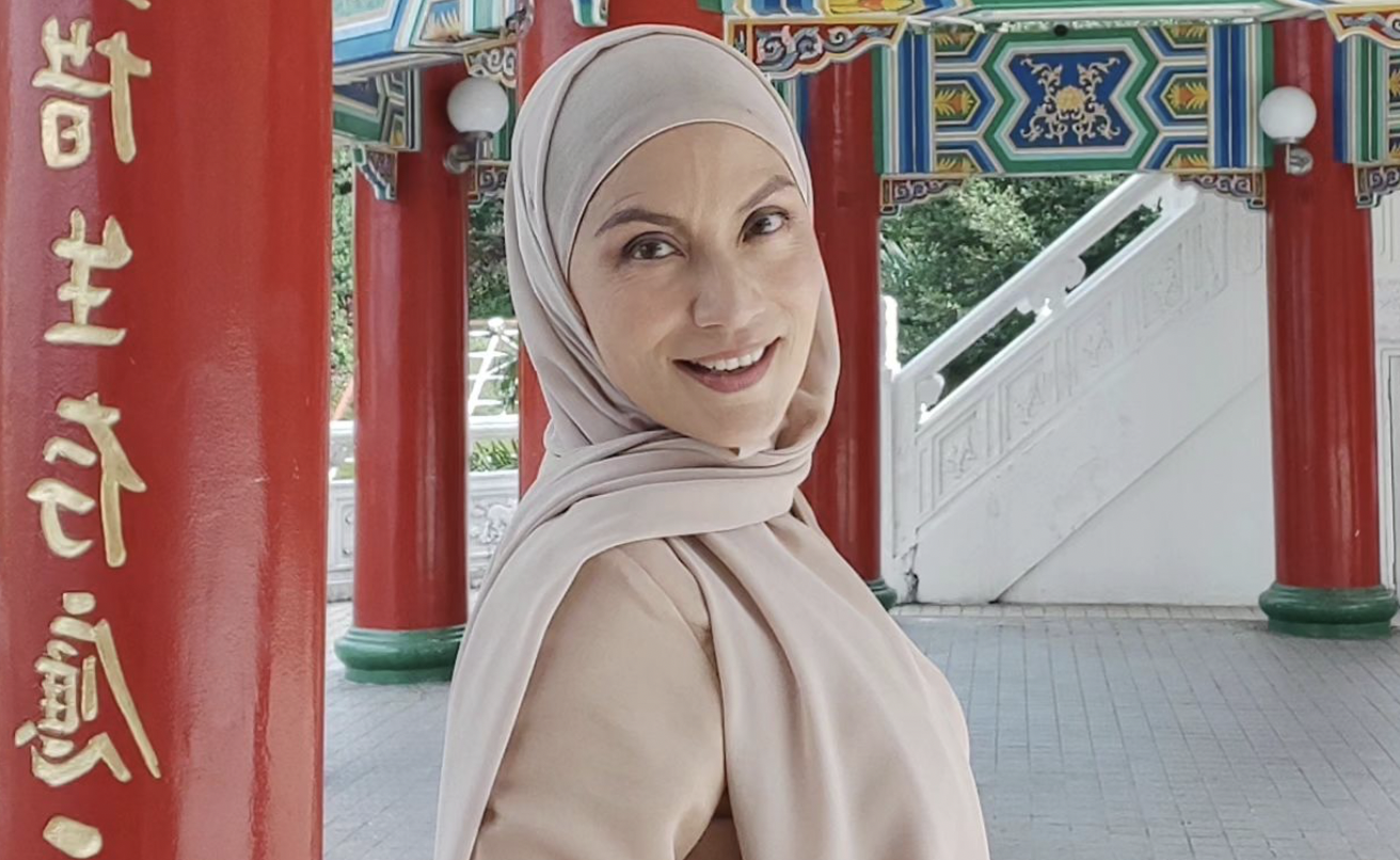 ‘Saya Selalu Fikir Kawan-Kawan Lain Pun Nak Hidup, Jadi Perlu Percaya Pada Rezeki’ – Angeline Tan
