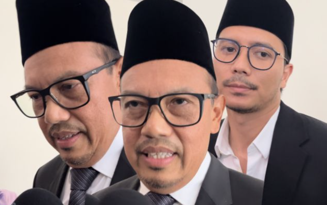 [VIDEO] ‘Fattah Akan Menyatakan Pendirian Untuk Perceraian Secara Baik Pada 7 Oktober’ – Peguam