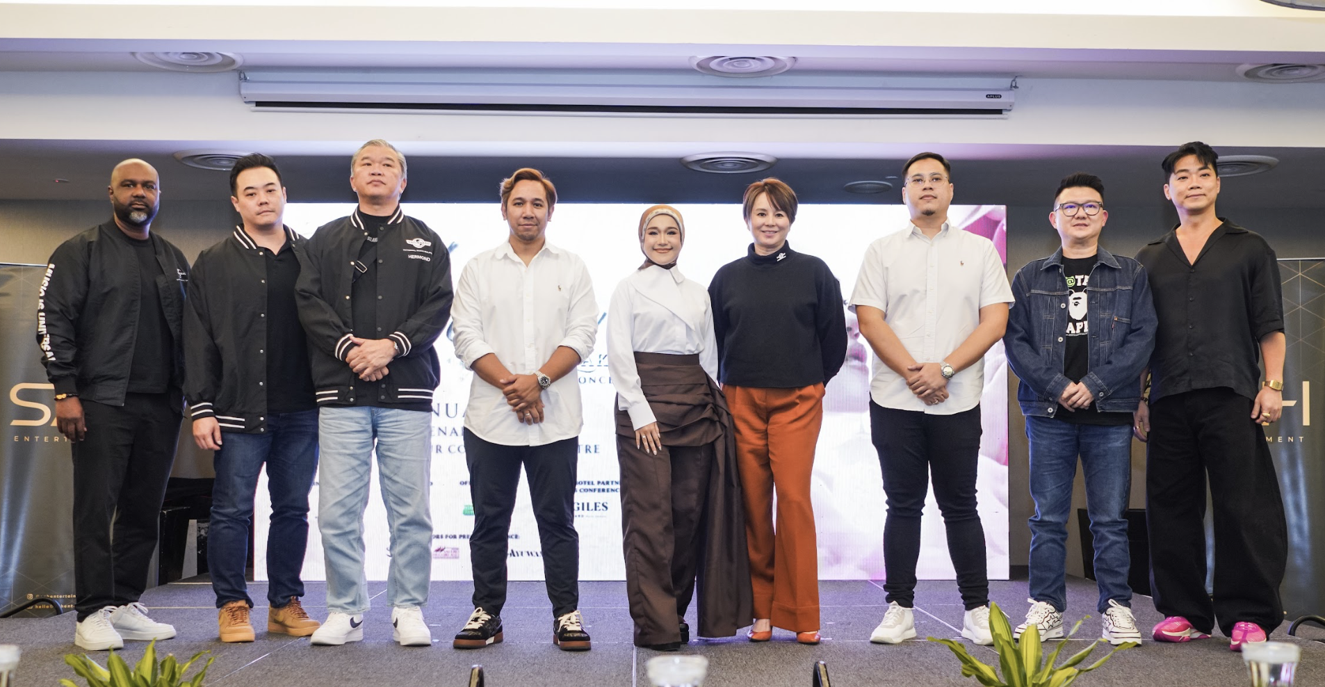 Ernie Zakri Tak Sangka Tiket Konsert Habis Terjual Dalam Tempoh 7 Jam, Umum Ada Kejutan Buat Peminat Di Singapura!