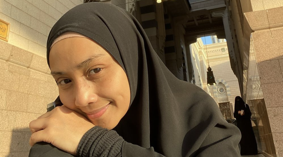 Terjerut Selendang Jemaah Sehingga Alami Sesak Nafas, Wan Sharmila Kongsi Detik Cemas Selepas Berdoa Di Multazam