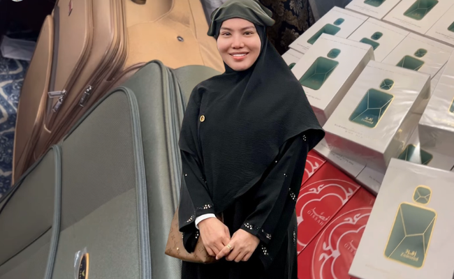 Watie Gembira Shuib Beli Dua Bagasi, ‘Support’ Borong Minyak Wangi Di Makkah & Madinah