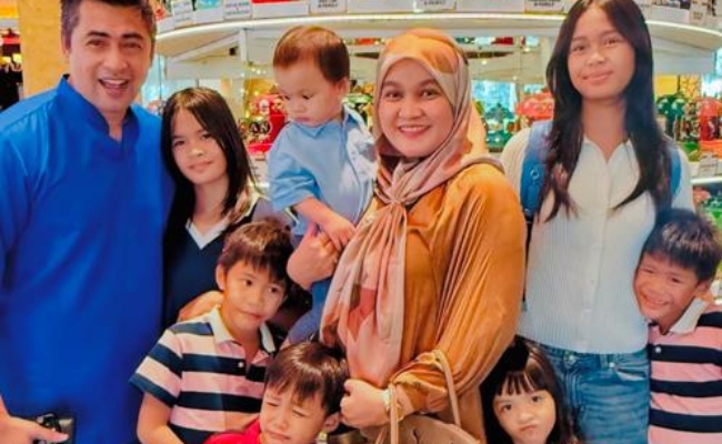 Dr. Sheikh Muszaphar Syukur Beristerikan Dr Halina – ‘Terima Kasih Untuk 7 Orang Anak Yang Hebat’