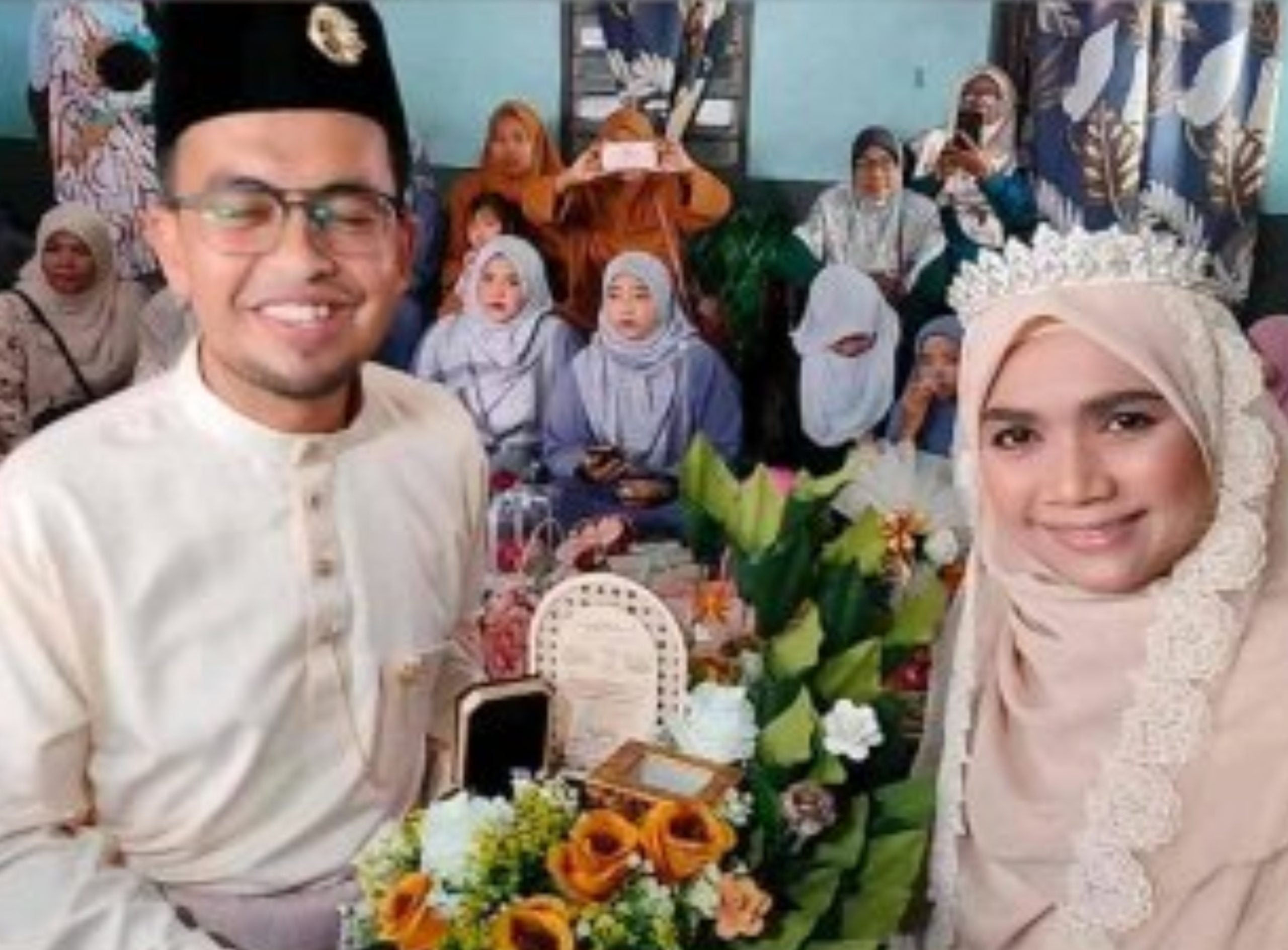 [VIDEO] ‘Allah Tarik Nikmat Kebahagiaan Bersama Arwah, Digantikan Dengan Abang Khairul’ – Ina Naim