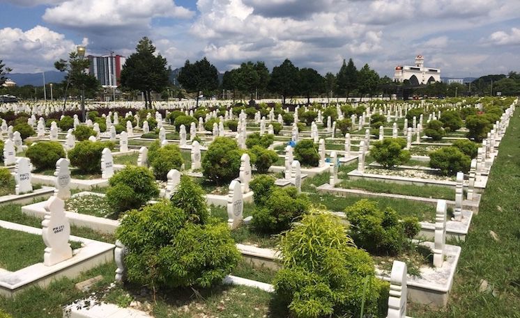 Tanah Kubur Masih Merah, Adik Beradik Tuntut Harta Sejurus Arwah Ayah Meninggal Dunia – ‘Rumah Ini Kena Faraid’