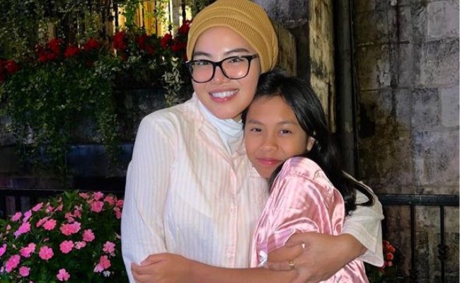 Watie Hanifiah Dedah Azam Talita Nak Serius Dalam Bidang Nyanyian – ‘Dia Nak Masuk Kelas Vokal’