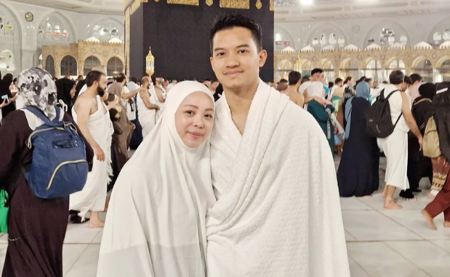 Vivy Yusof Syukur Selesai Tunai Umrah Dengan Suami