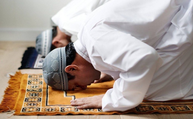 ‘Puasa Orang Tak Solat Tidak Diterima Di Sisi Allah SWT & Tidak Mendapat Pahala’