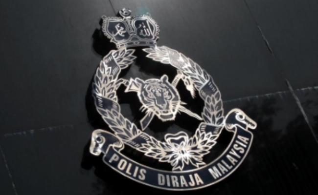 Didakwa Pukul Kekasih, Pelakon Lelaki Beri Keterangan Kepada Polis