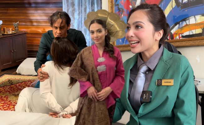 [VIDEO] Riena Diana ‘Awkward’ Ludah Muka Walid – ‘Seronok Berlakon Dengan Abang Faizal’